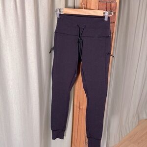 Avalanche, black drawstring leggings with pockets. Excellent condition, size S.